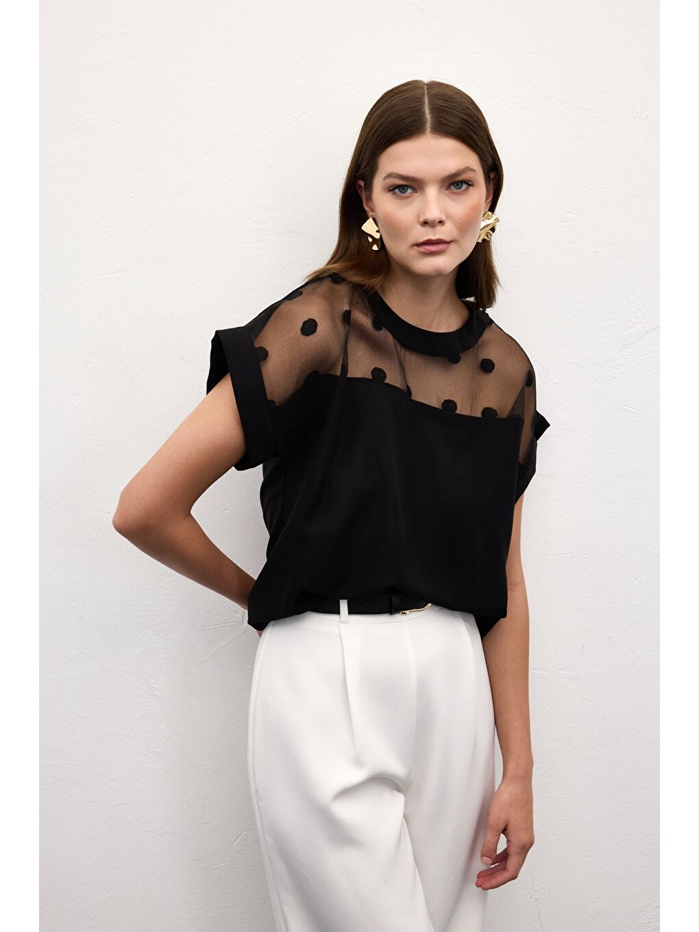 Puantiye Detaylı Kısa Kollu Bluz - Siyah-4