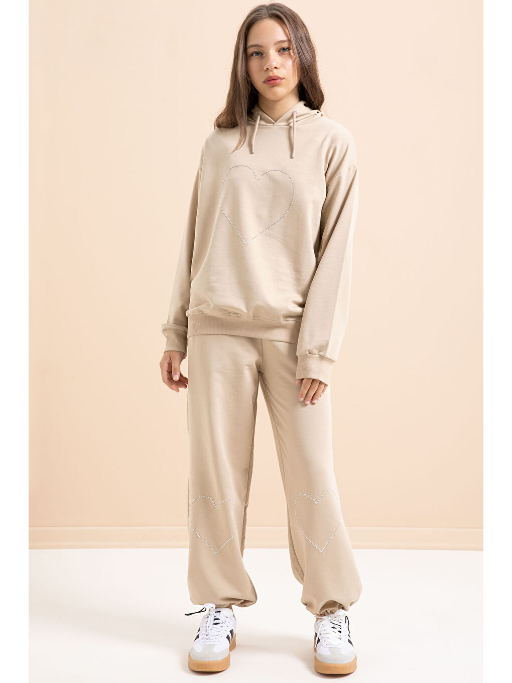 Bej Kalp Desenli Kapüşonlu Kız Çocuk Eşofman Takımı 21254-3
