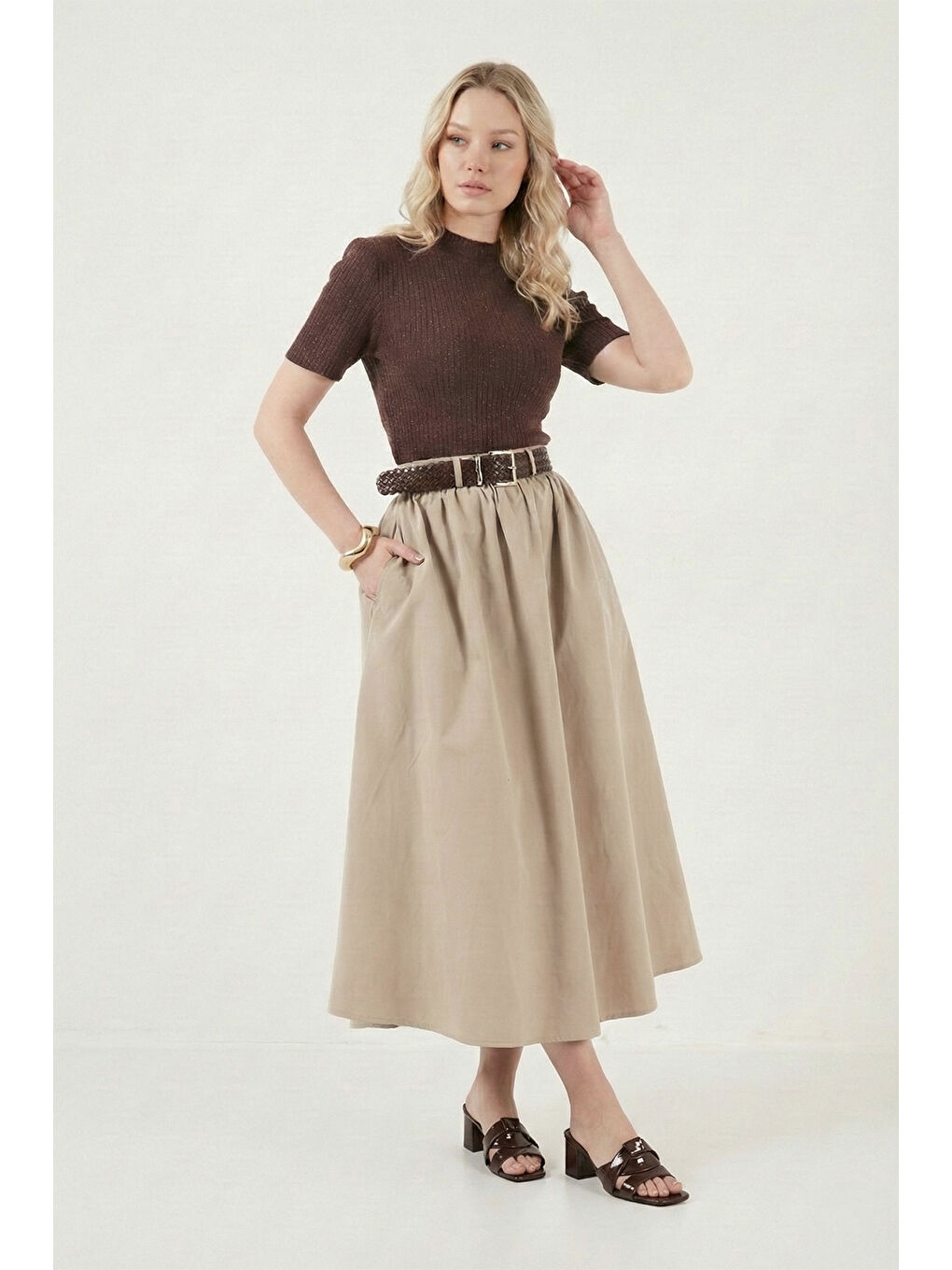 Bej Pamuklu Relaxed Fit Lastikli Bel Kemer Detaylı Midi Boy Etek 6921273-1