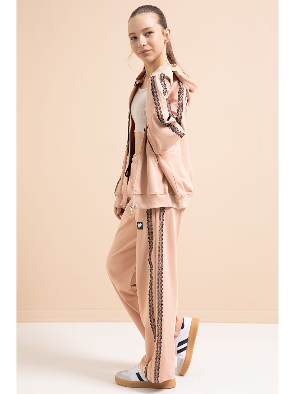 Bej Dantel Şeritli Hırkalı Kız Çocuk 2li Eşofman Takımı 21247-1