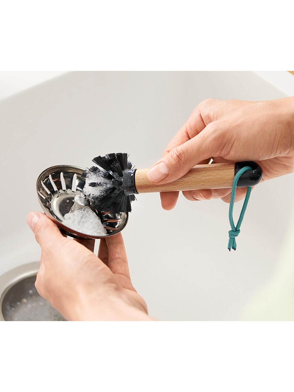 Renksiz Üniversal Temizleme Fırçası