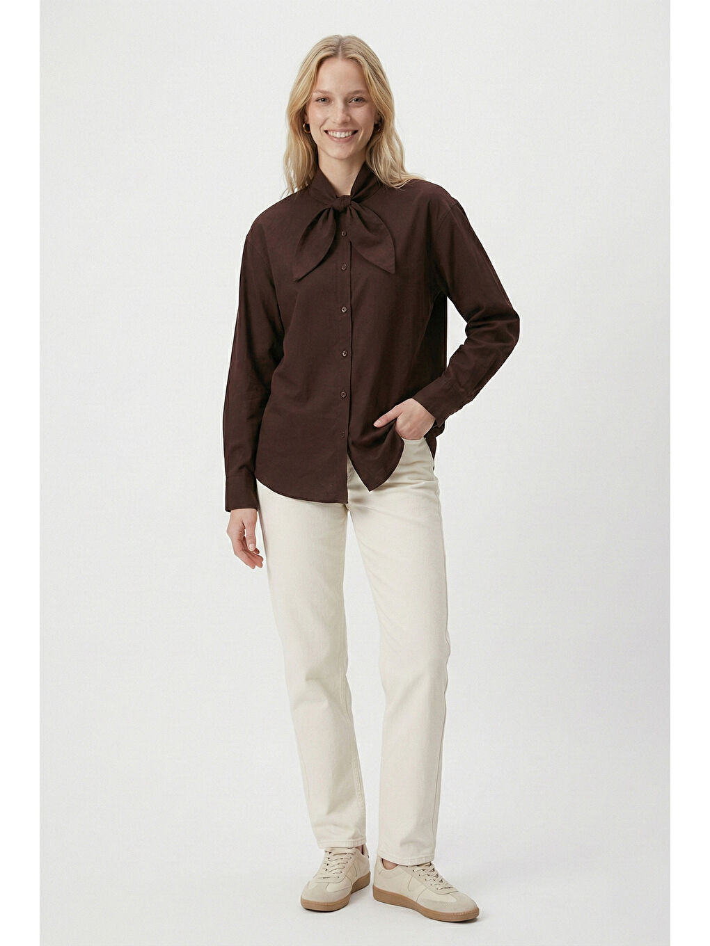 Kahverengi Pamuklu Relaxed Fit Fiyonk Detaylı Yaka Gömlek 6925407-4