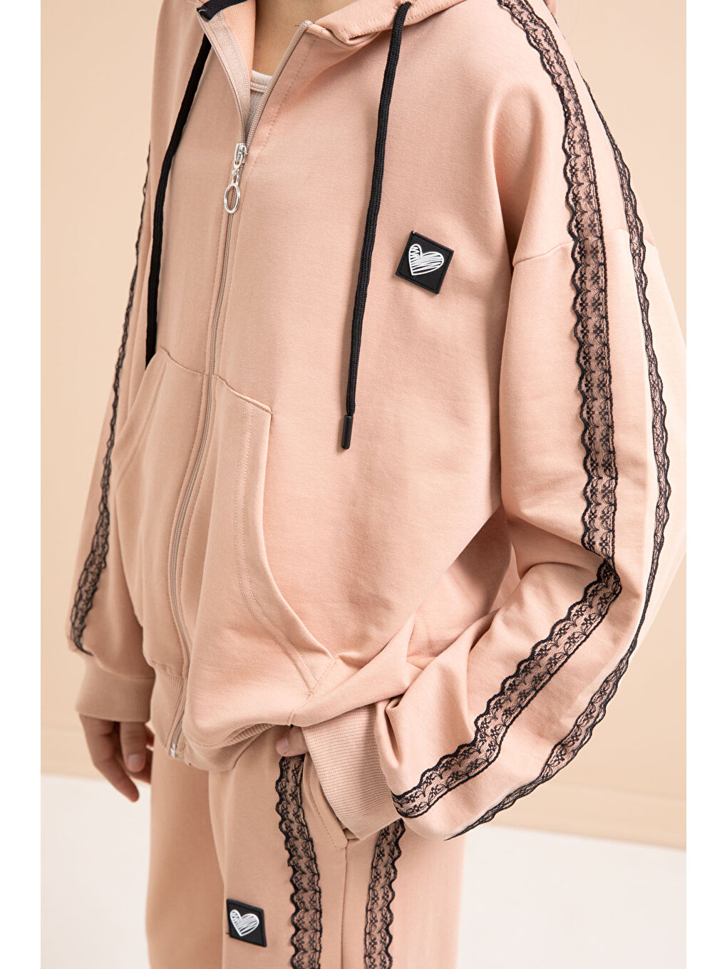 Bej Dantel Şeritli Hırkalı Kız Çocuk 2li Eşofman Takımı 21247-2