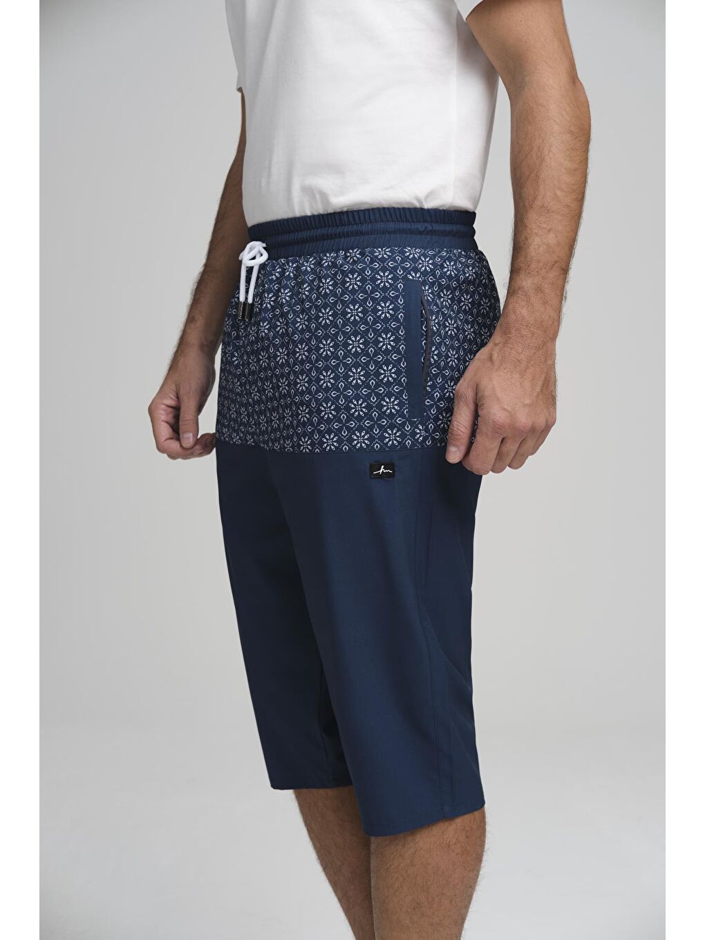 Çiçek Desenli İndigo Mavi Erkek Uzun Havuz Ve Deniz Şortu 2981-3