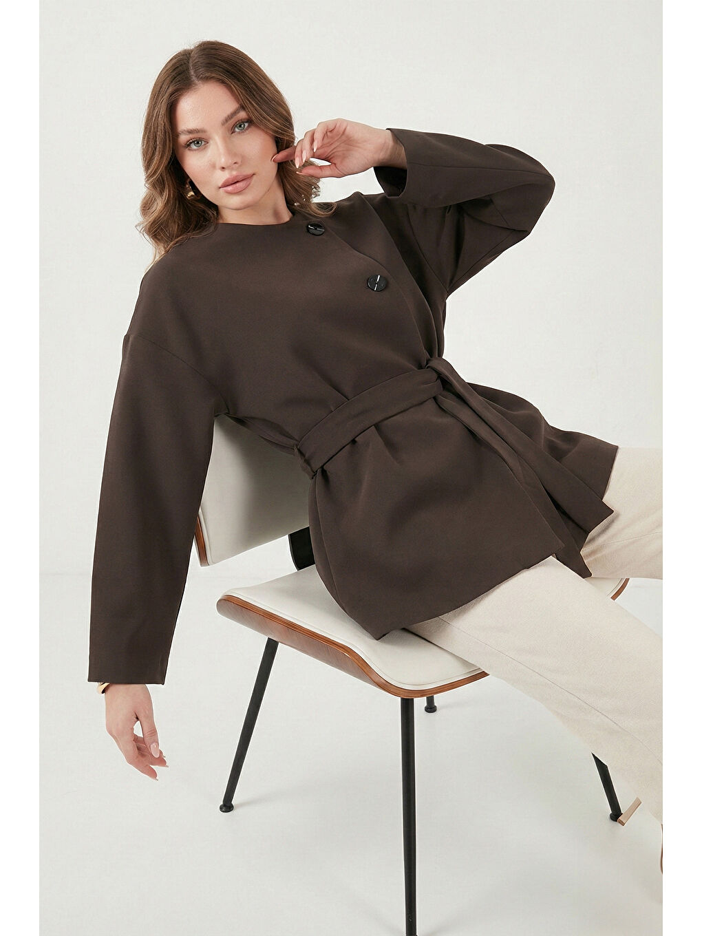 Kahverengi Regular Fit Bisiklet Yaka Kemer Detaylı Trençkot 6927672-2