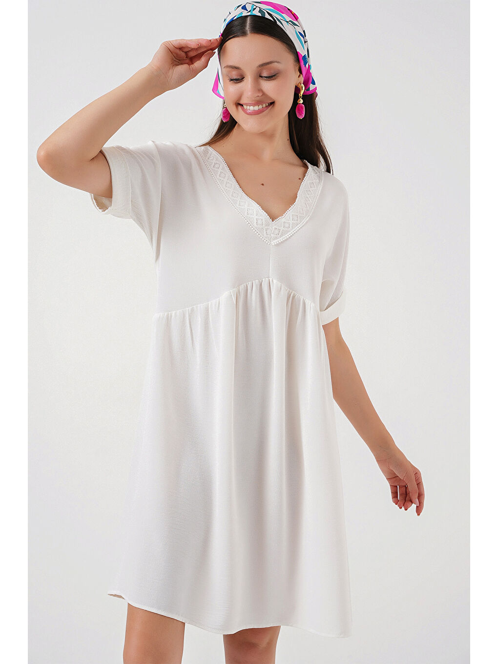 Kadın V Yaka Kısa Kol Elbise 2567 - Beyaz