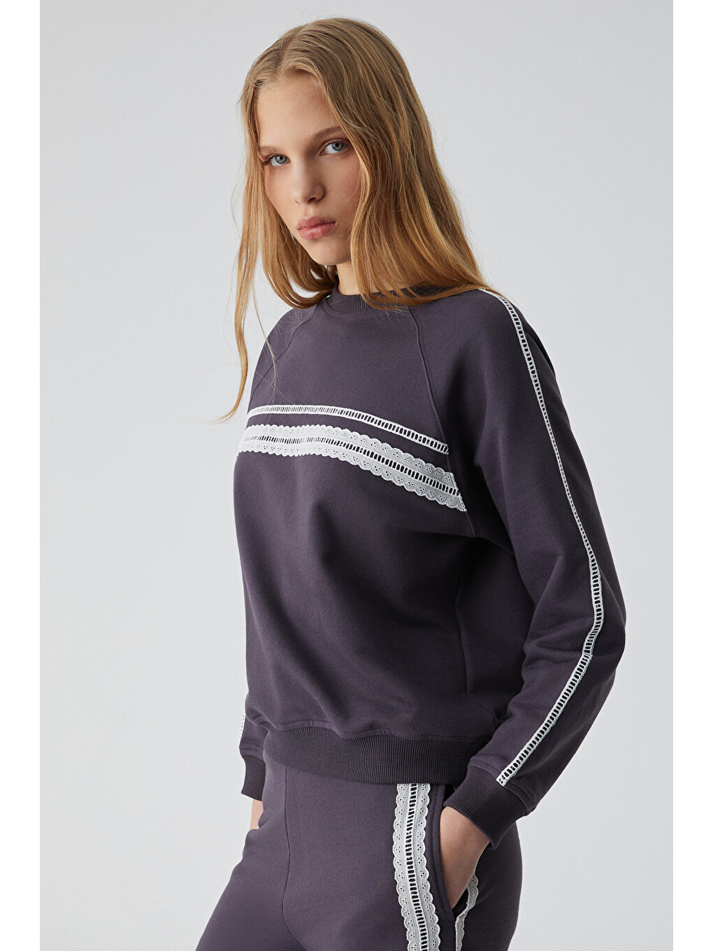 Jınx Kadın %100 Pamuk Kapüşonlu Fermuarlı Mor Sweatshirt-2