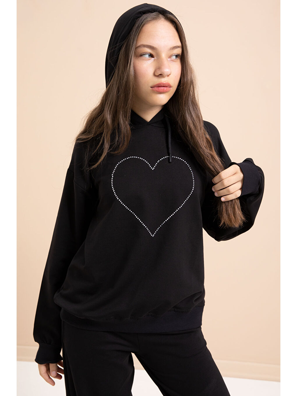 Siyah Kalp Desenli Kapüşonlu Kız Çocuk Eşofman Takımı 21253-2