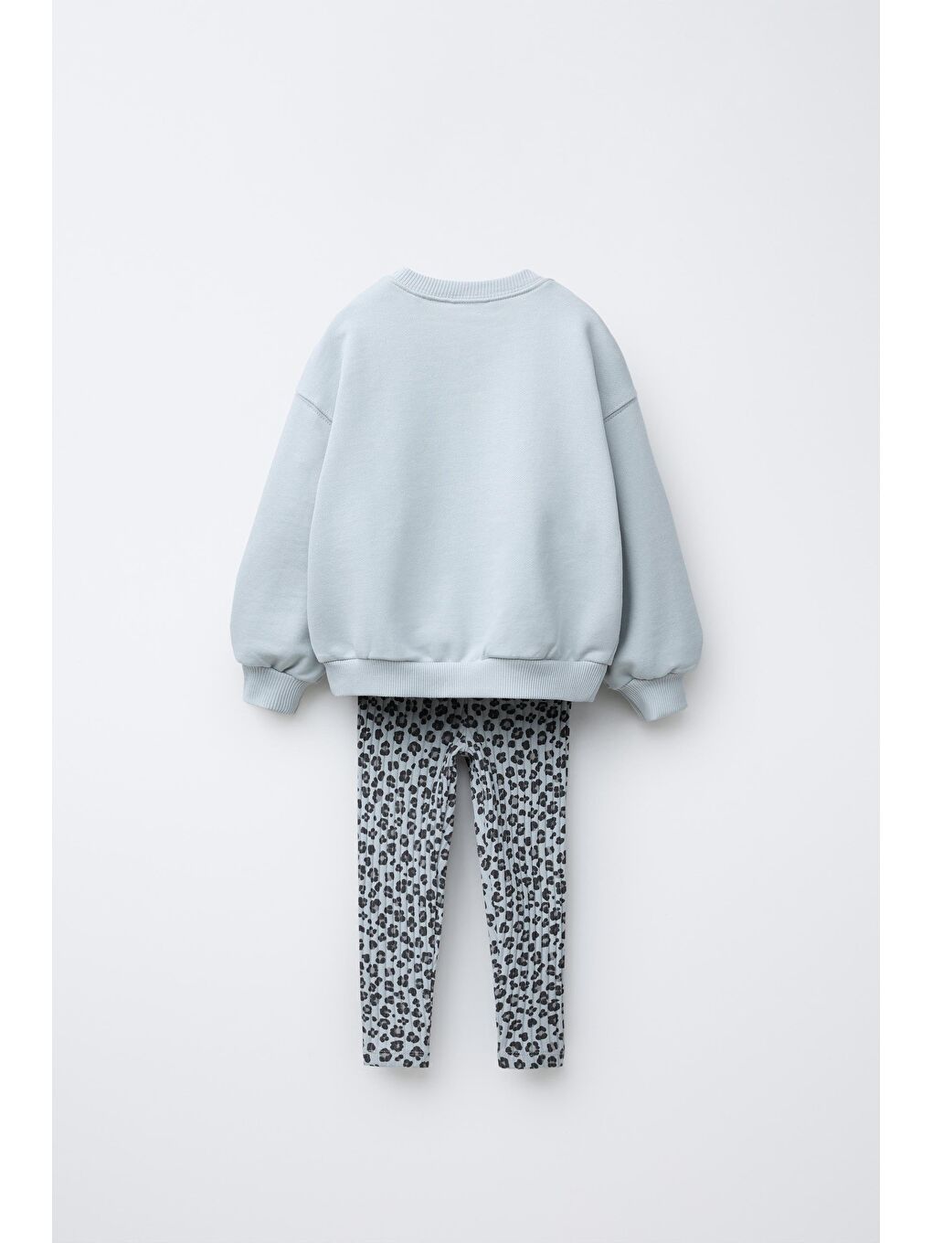 Kız Çocuk Pamuklu Buz Mavi Sweatshirt Ve Leopar Desenli Tayt Takımı - Kalp Baskılı-1