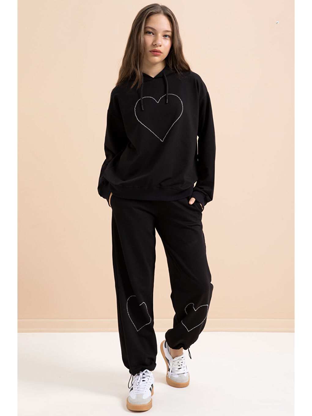 Siyah Kalp Desenli Kapüşonlu Kız Çocuk Eşofman Takımı 21253-3