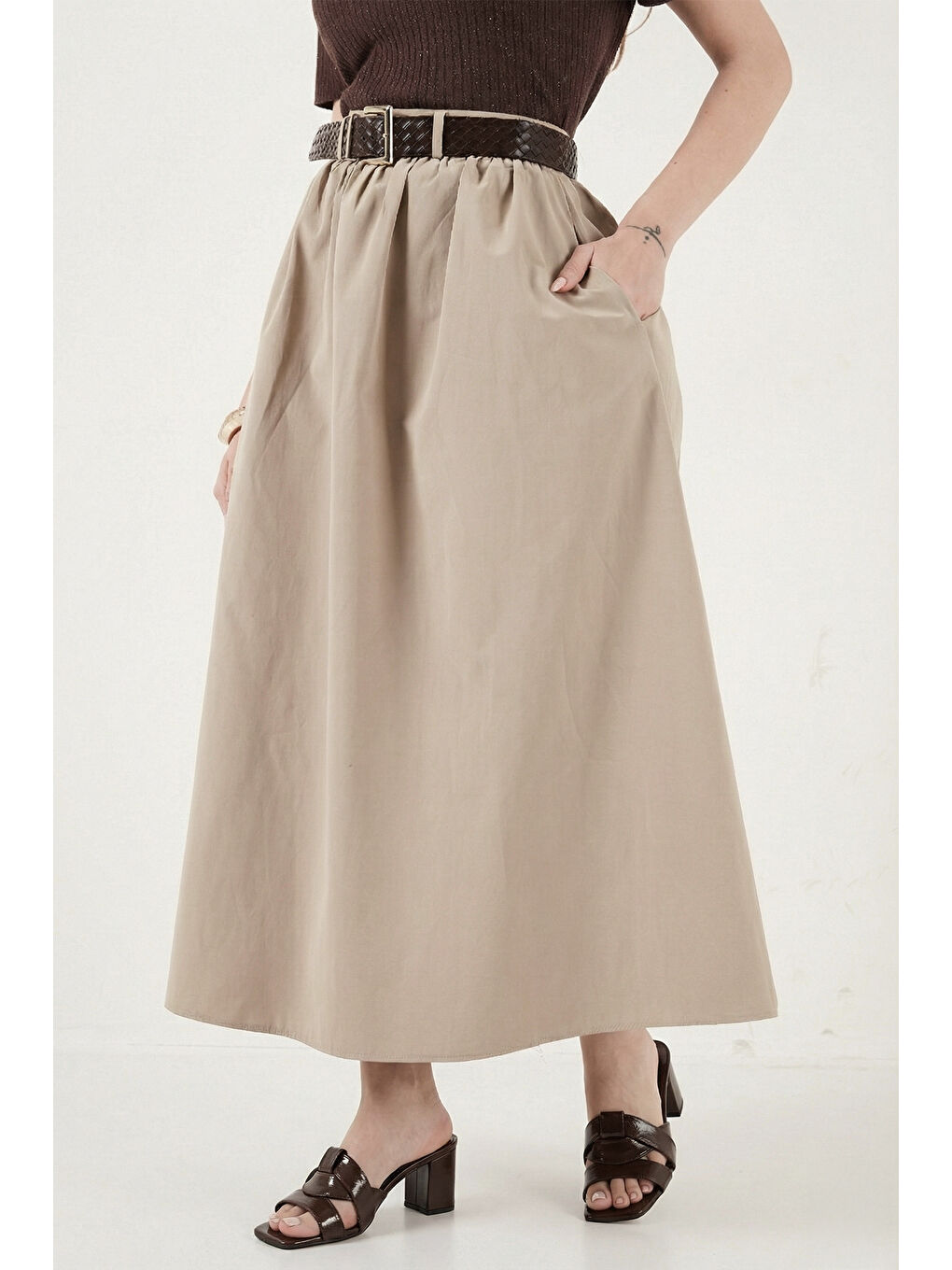 Bej Pamuklu Relaxed Fit Lastikli Bel Kemer Detaylı Midi Boy Etek 6921273-3