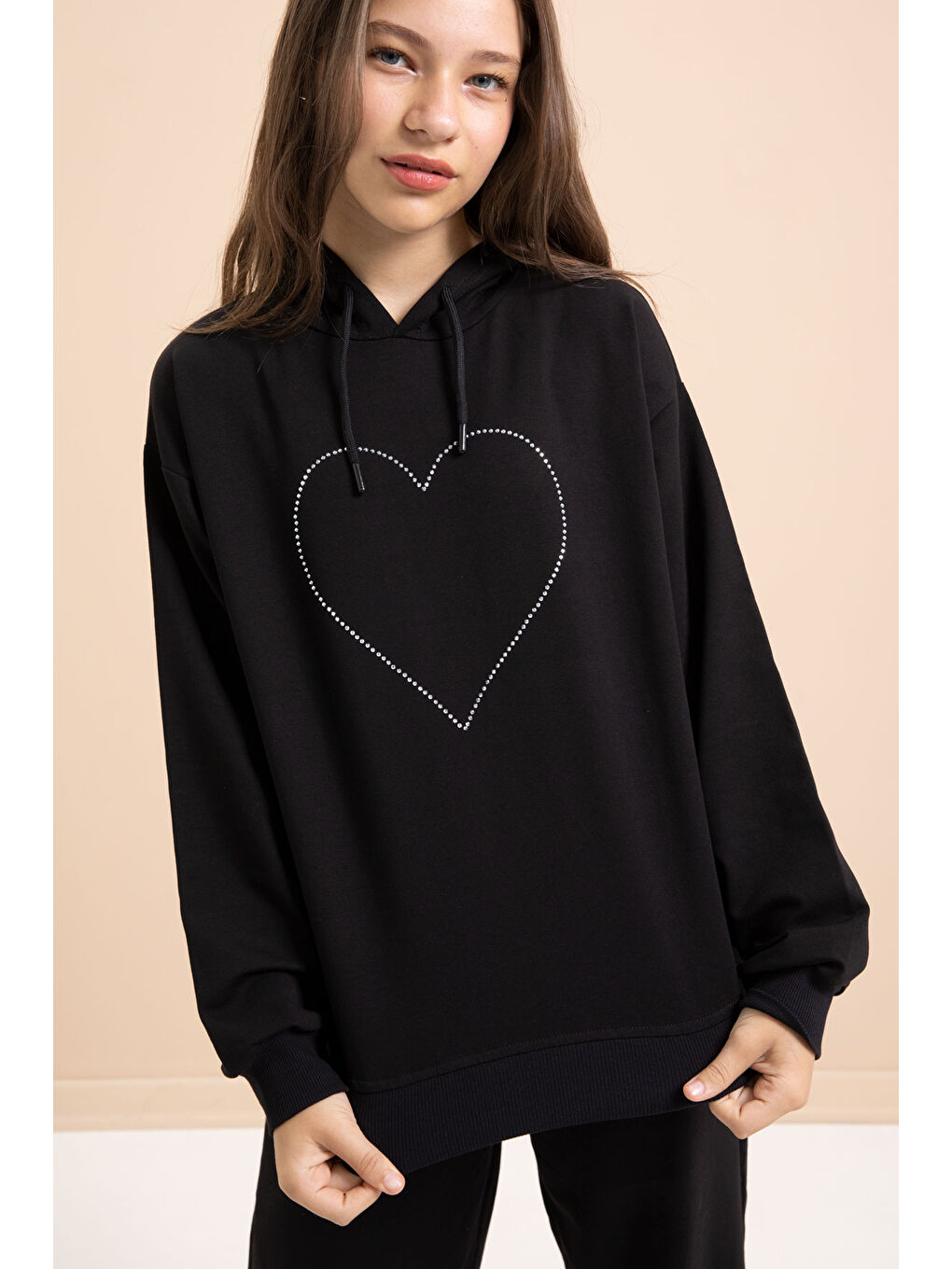 Siyah Kalp Desenli Kapüşonlu Kız Çocuk Eşofman Takımı 21253-4