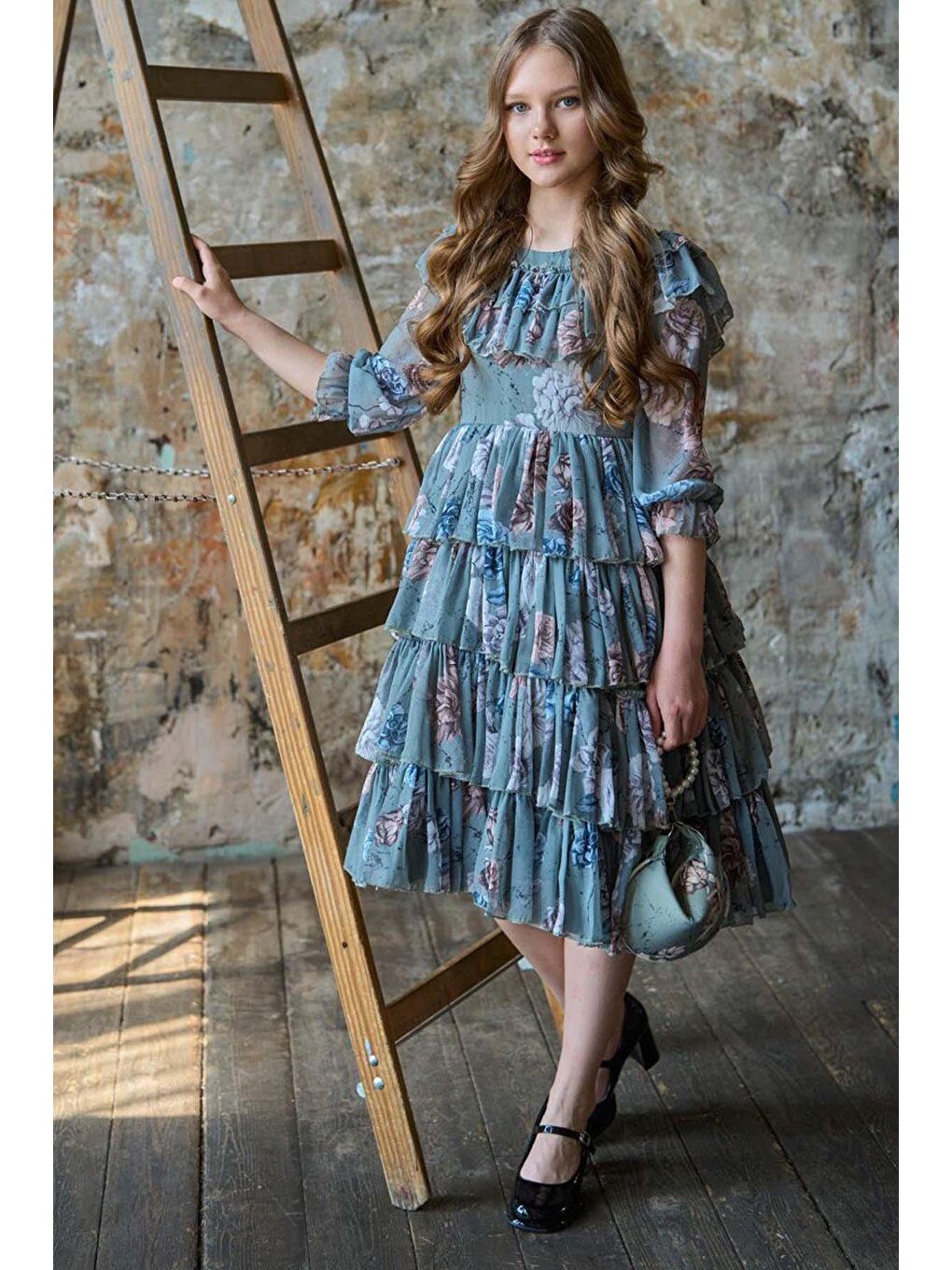 Kız Çocuk Üzeri Gül Desenli Yakası ve Eteği Kat Kat Fırfırlı Pliseli Yeşil Elbise-3