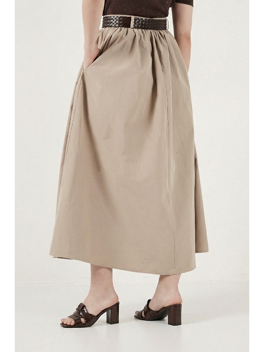 Bej Pamuklu Relaxed Fit Lastikli Bel Kemer Detaylı Midi Boy Etek 6921273-4