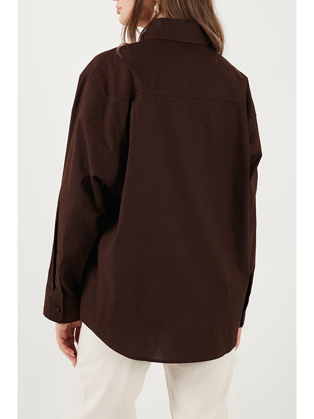 Kahverengi Pamuklu Relaxed Fit Fiyonk Detaylı Yaka Gömlek 6925407-7