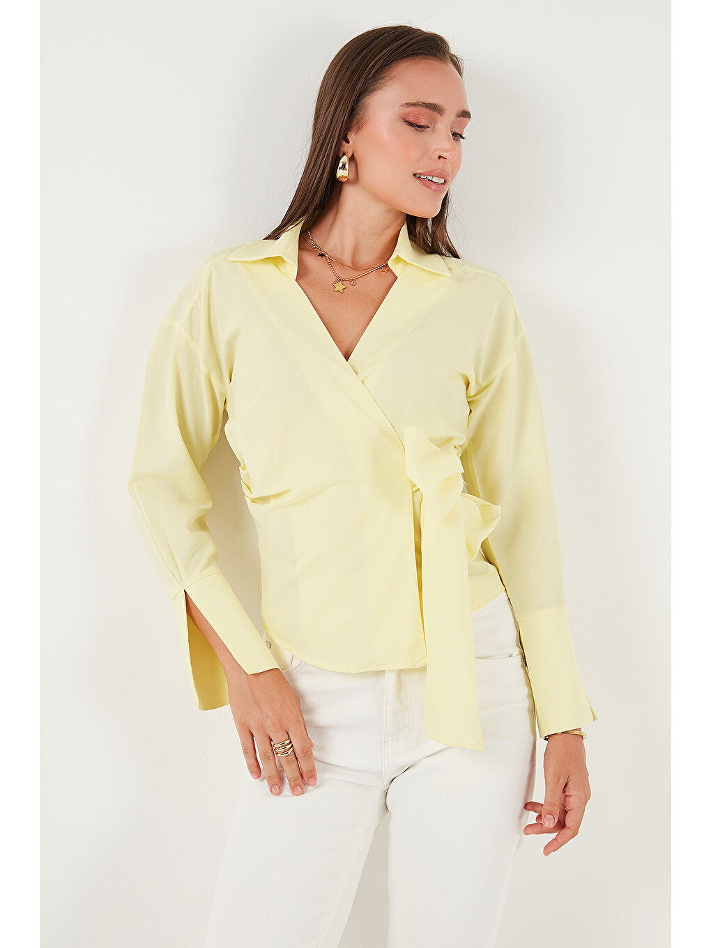 Sarı Pamuklu Regular Fit Uzun Kollu Bağlama Detaylı Gömlek 65200538-2