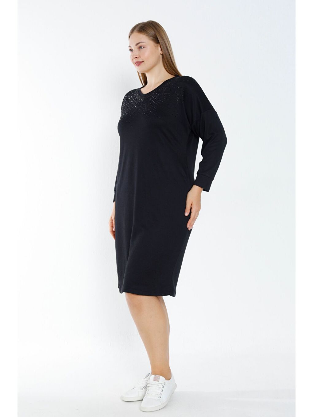 Siyah siyah uzun kollu taş detaylı pamuklu büyük beden elbise-3