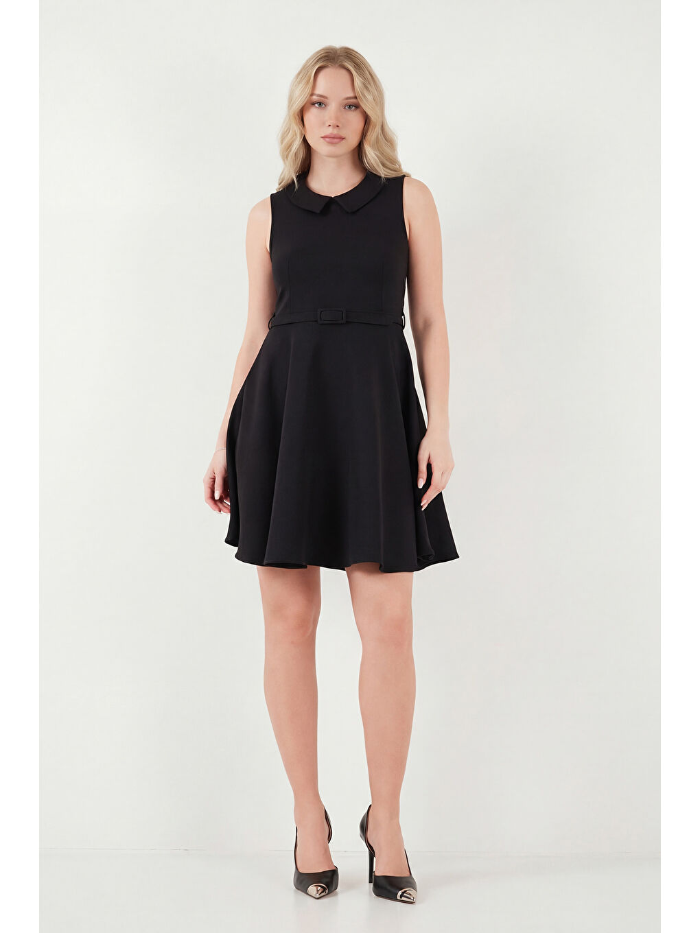 Siyah A Kesim Regular Fit Yaka ve Kemer Detaylı Mini Davet Elbise 6525740-3