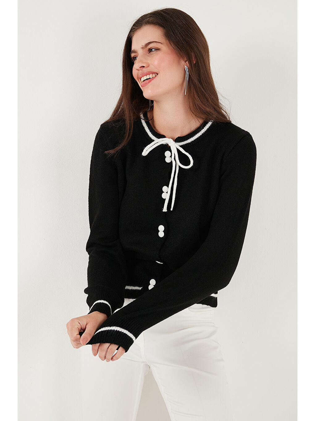 Siyah Premium Fitted Fit Bağlamalı Yaka Düğmeli Triko Hırka 680HI002408-4