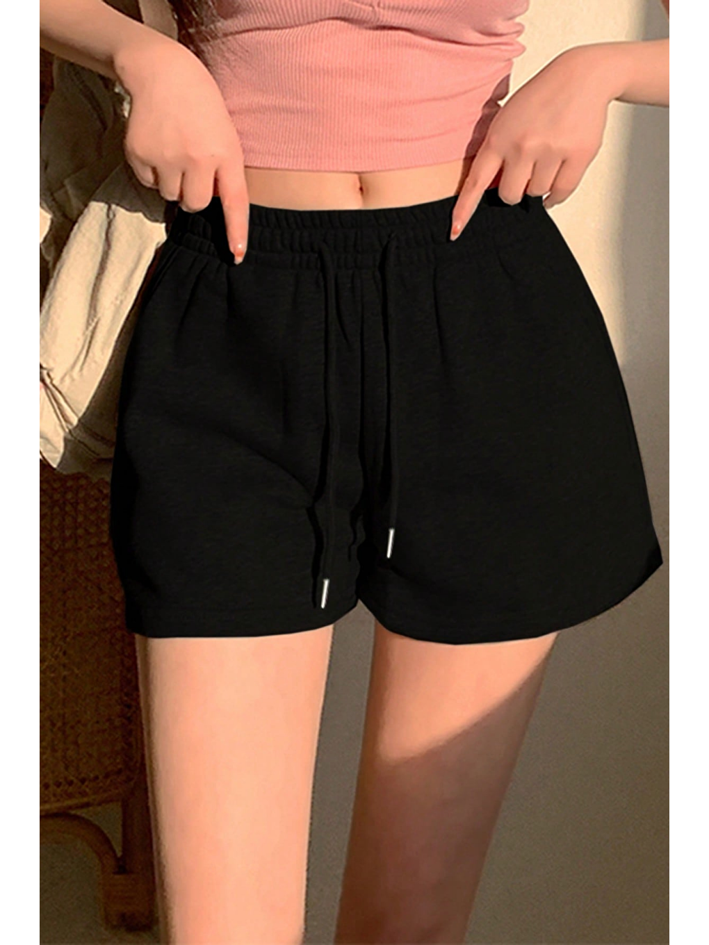 Kadın Siyah Pamuklu İki İplik Şardonlu Yumuşacık Beli Gipe Lastikli Kısa Şort-1