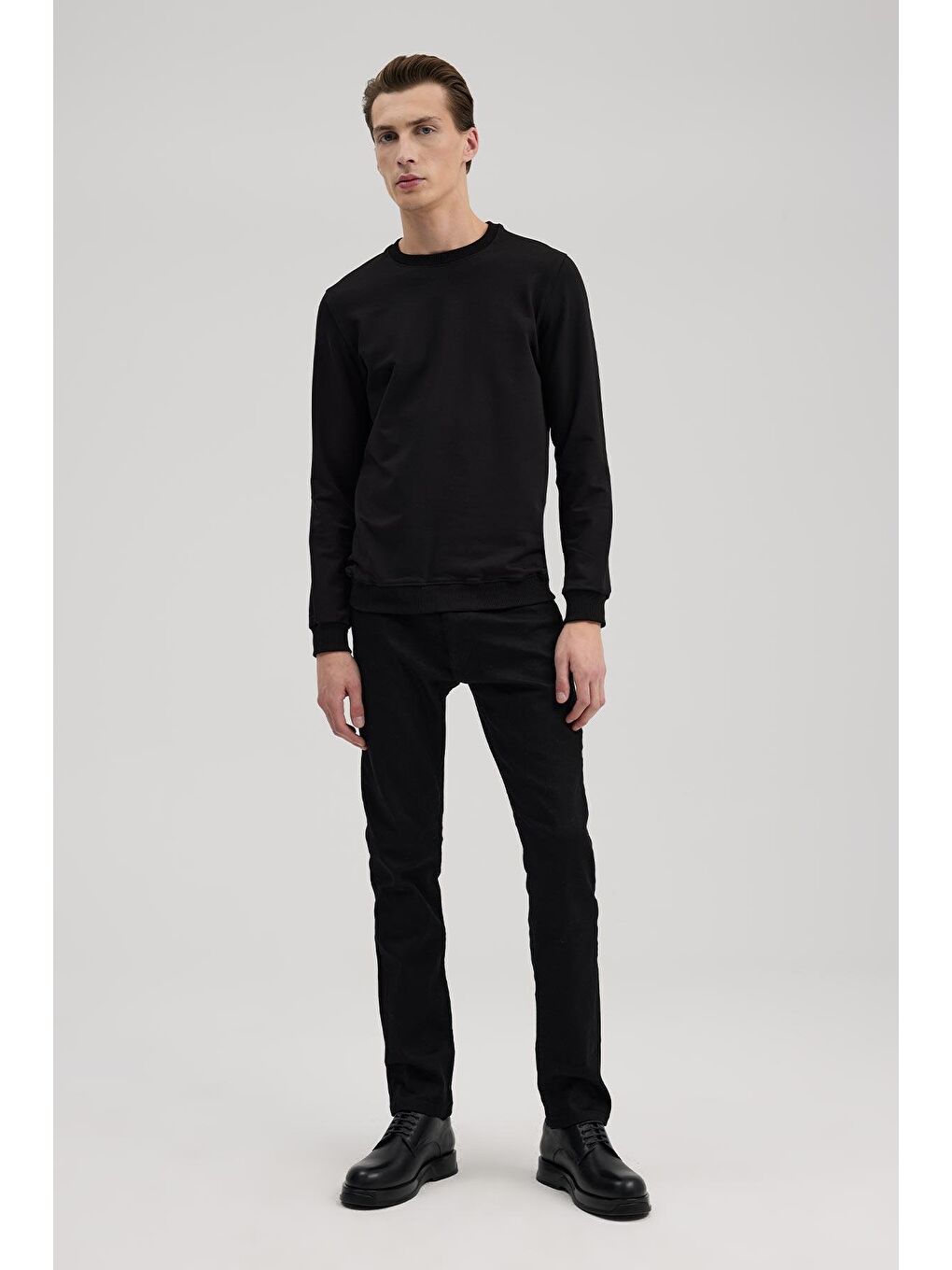 Siyah Slim Fit Bisiklet Yaka Basic Sweatshirt