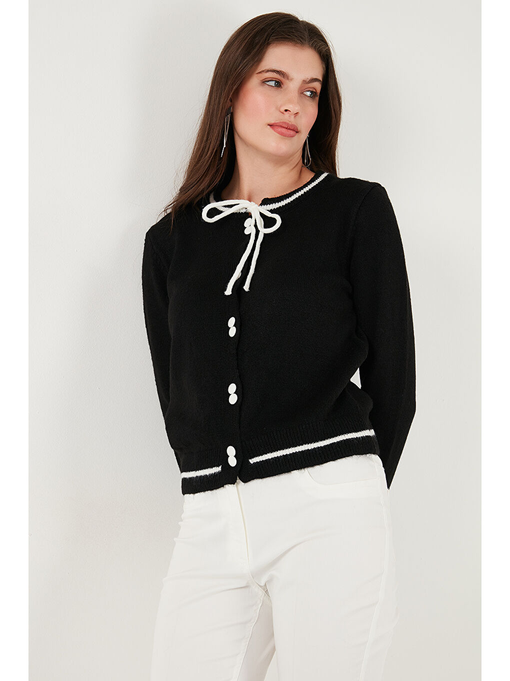 Siyah Premium Fitted Fit Bağlamalı Yaka Düğmeli Triko Hırka 680HI002408-5