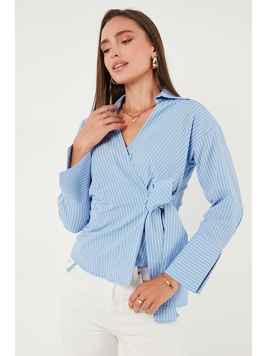 Mavi Pamuklu Regular Fit Uzun Kollu Bağlama Detaylı Gömlek 65200538-4