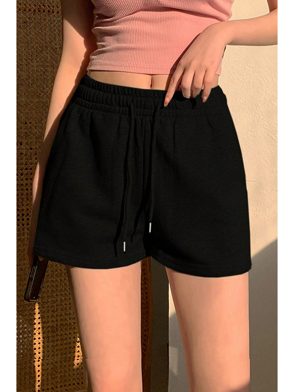 Kadın Siyah Pamuklu İki İplik Şardonlu Yumuşacık Beli Gipe Lastikli Kısa Şort-3
