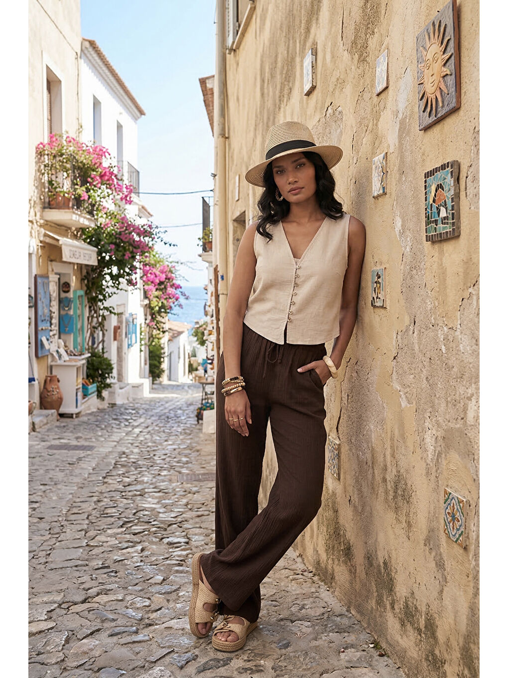 Bej Pamuklu Regular Fit V Yaka Düğme Detaylı Yazlık Bluz Yelek 5866661-1