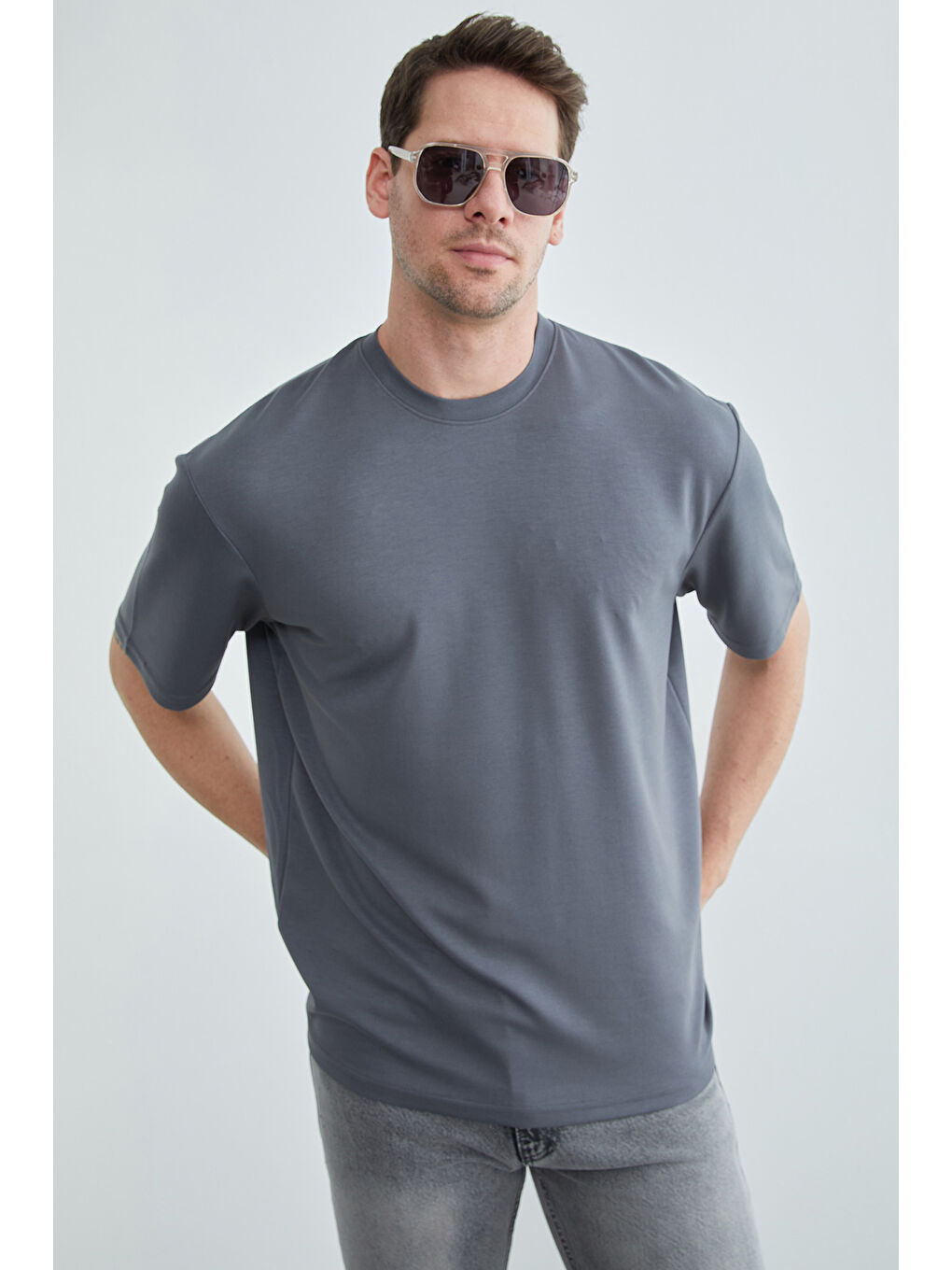 Gri Basic Bisiklet Yaka Modal Tişört