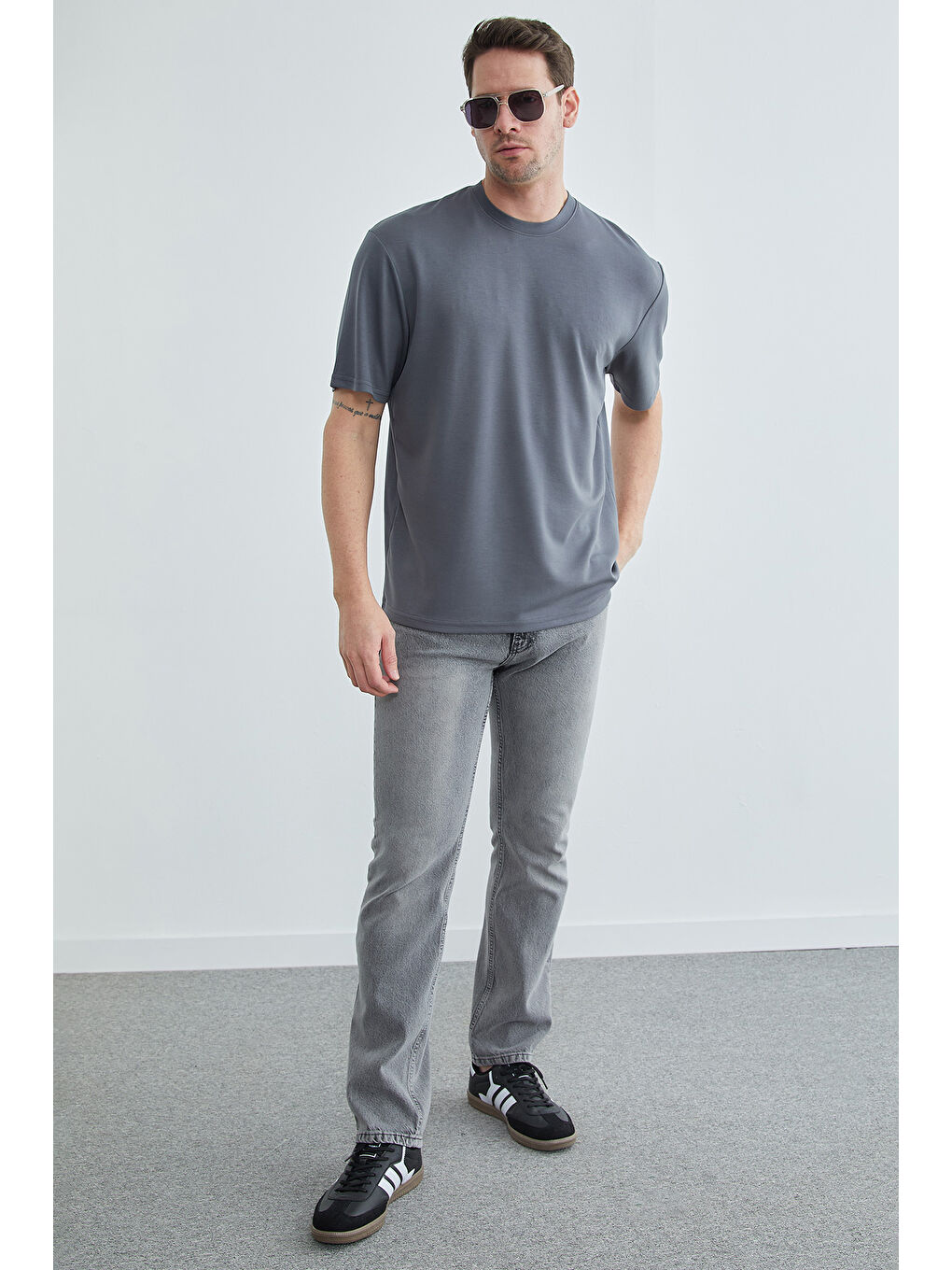 Gri Basic Bisiklet Yaka Modal Tişört-1