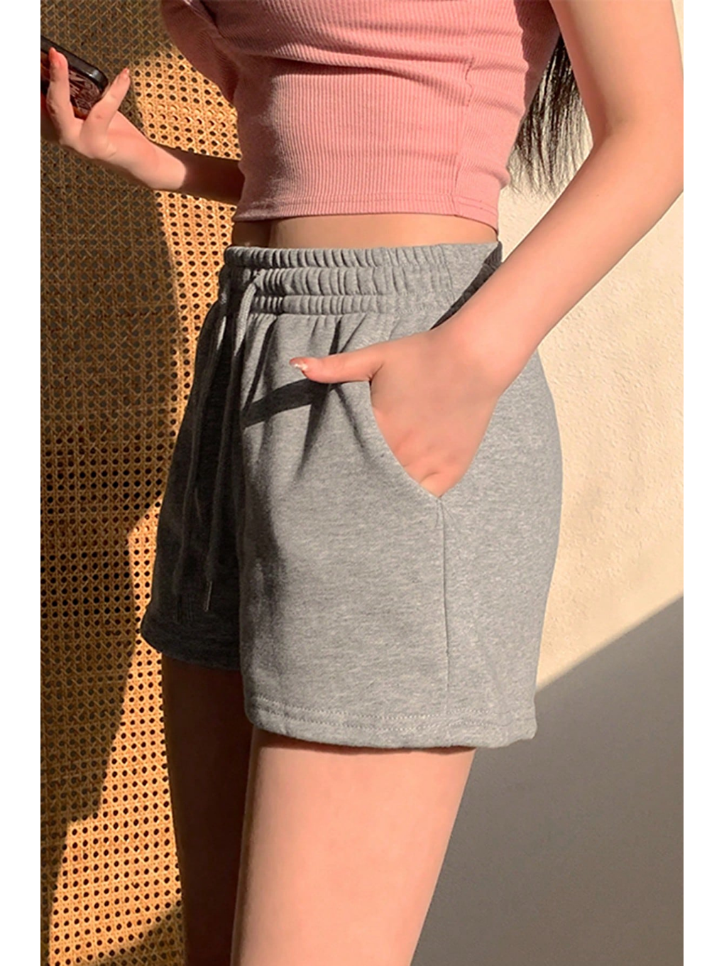 Kadın Gri Pamuklu İki İplik Şardonlu Yumuşacık Beli Gipe Lastikli Kısa Şort-3