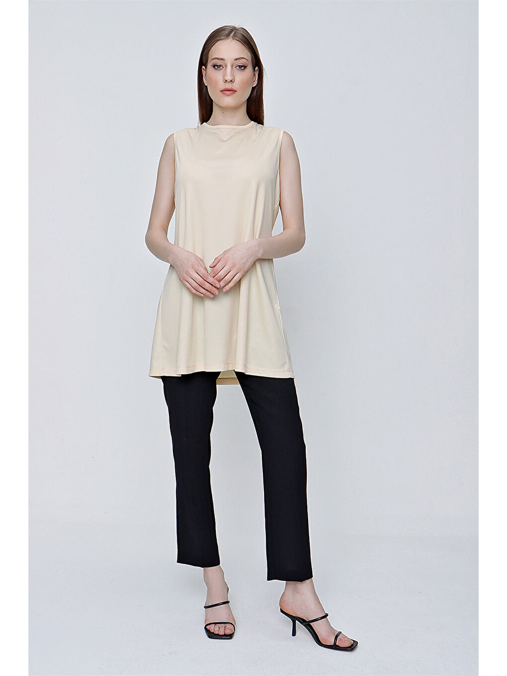 Bej Sıfır Kol Jüpon Tunik