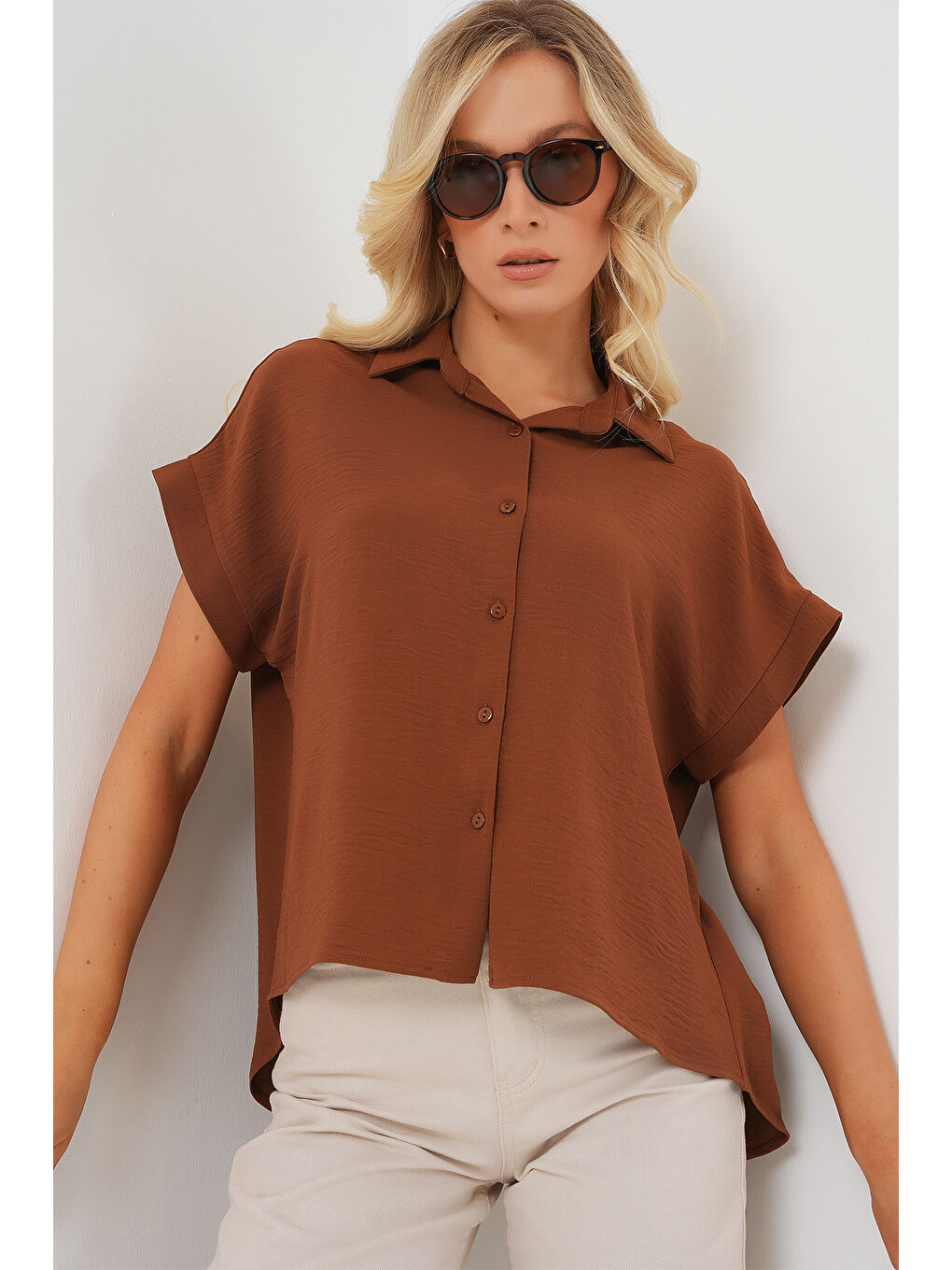 Kahverengi Kadın Oversize Kısa Kol Gömlek 20322 - Taba-3