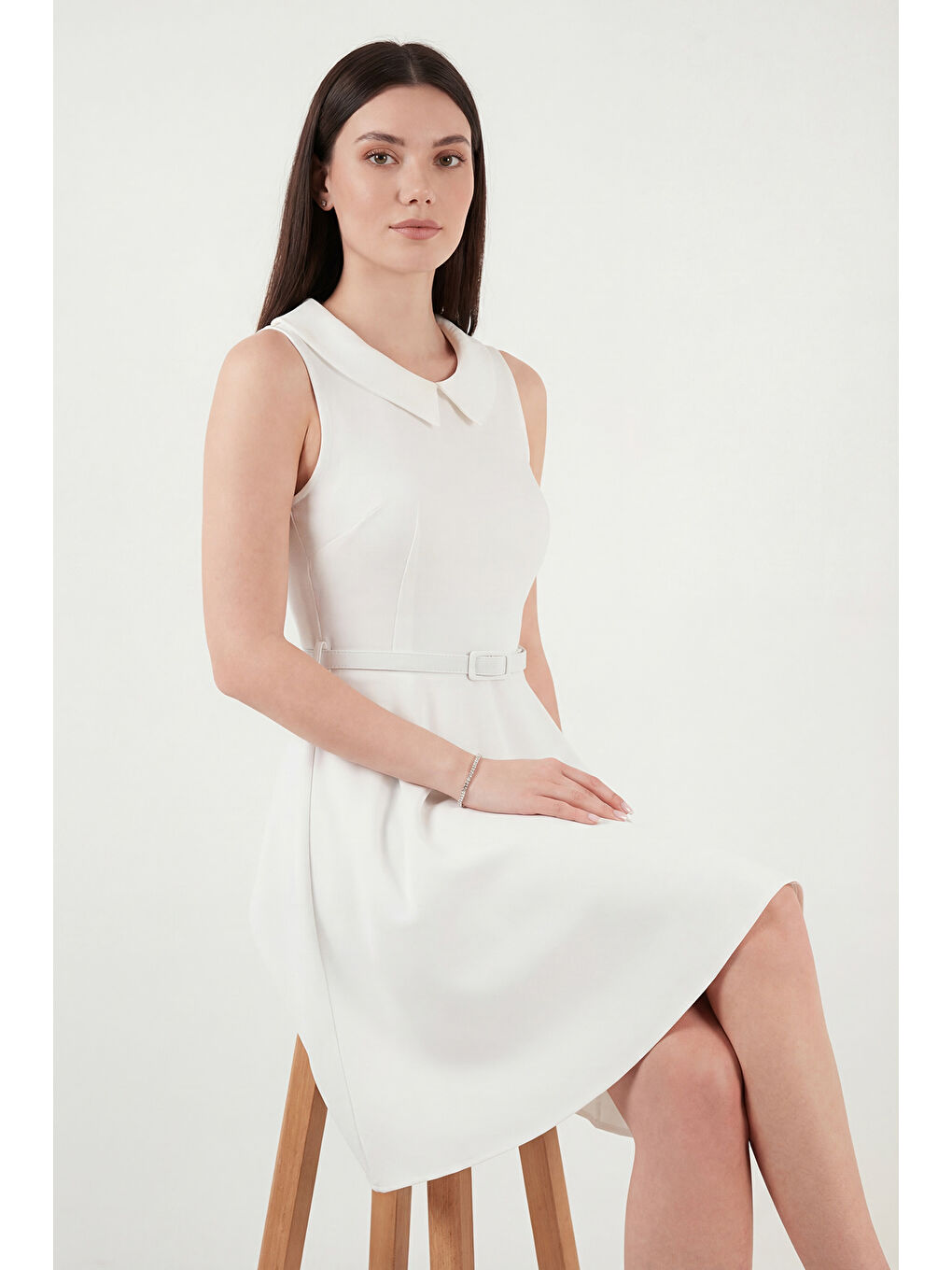 Ekru A Kesim Regular Fit Yaka ve Kemer Detaylı Mini Davet Elbise 6525740-3