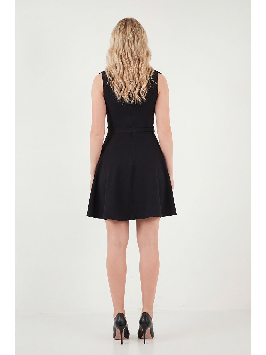 Siyah A Kesim Regular Fit Yaka ve Kemer Detaylı Mini Davet Elbise 6525740-5