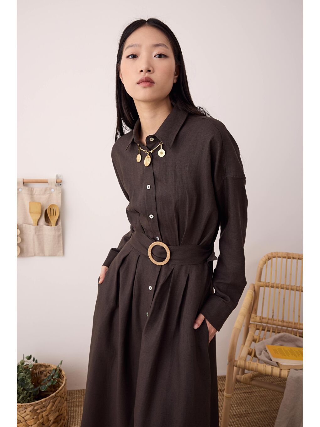 Kahverengi Keten Uzun Pileli Elbise Acı Kahve-3