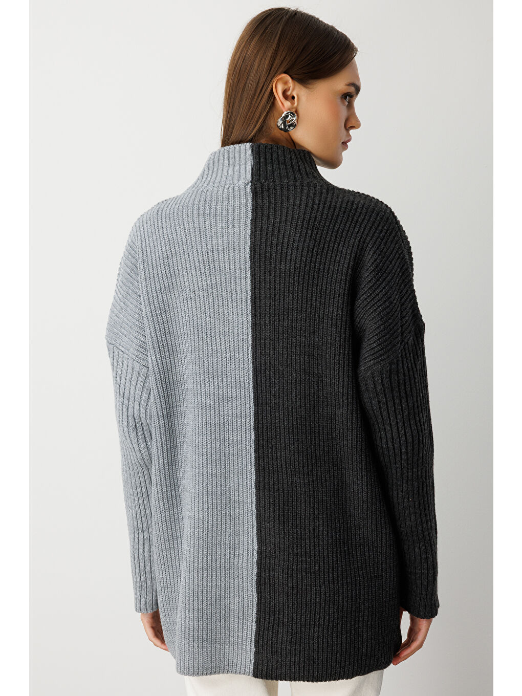 Antrasit-gri Ekstra Oversize Kahverengi Renk Bloklu Cepli Kalın Triko Hırka-4