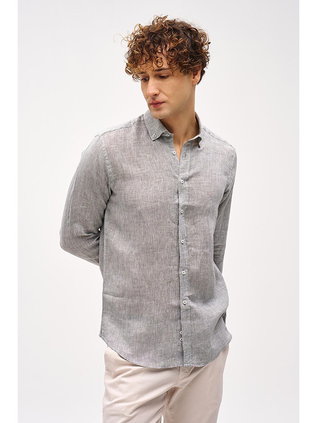 Haki Dynamic Fit Düğmeli Yaka Düz Uzun Kollu Cepsiz %100 Keten Gömlek-3