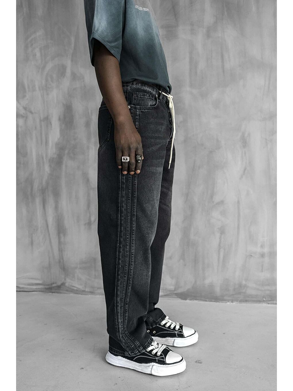 Erkek Bağcıklı Şerit Detaylı Baggy Jean Siyah-3
