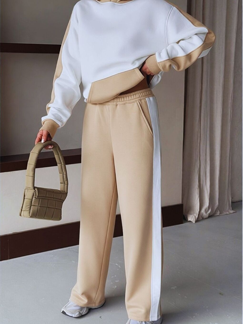 Kadın Bej Beyaz Oversize Kesim Alt Üst Yani Şeritli Eşofman Takımı-2