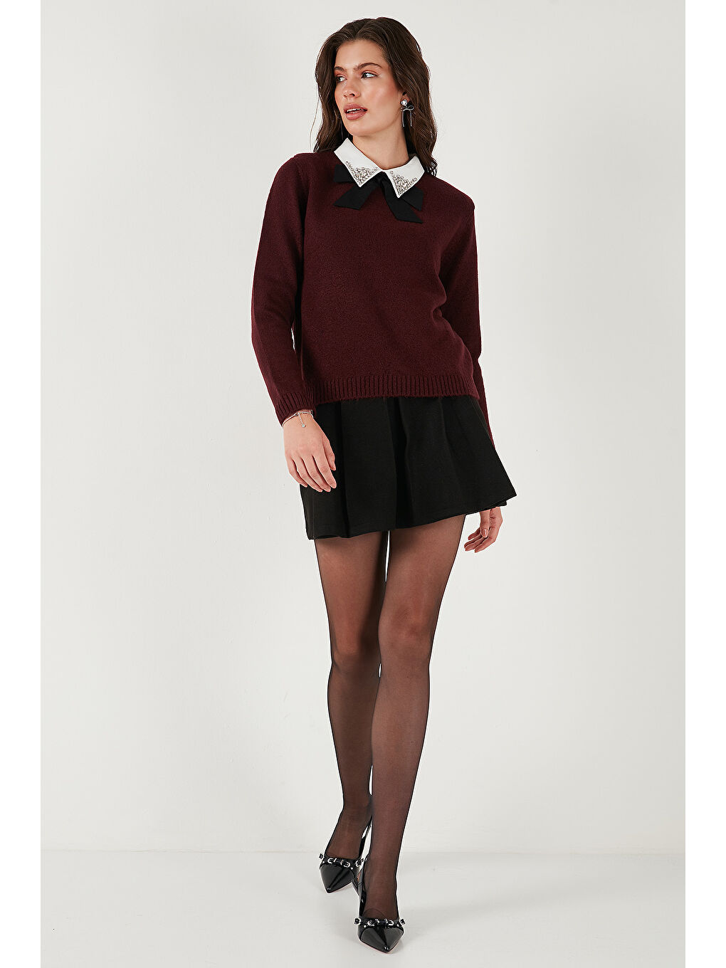 Bordo Premium Regular Fit Gömlek Yaka Yumuşak Dokulu Fiyonk Detaylı Taşlı Kadın Kazak 680KZ00035-2