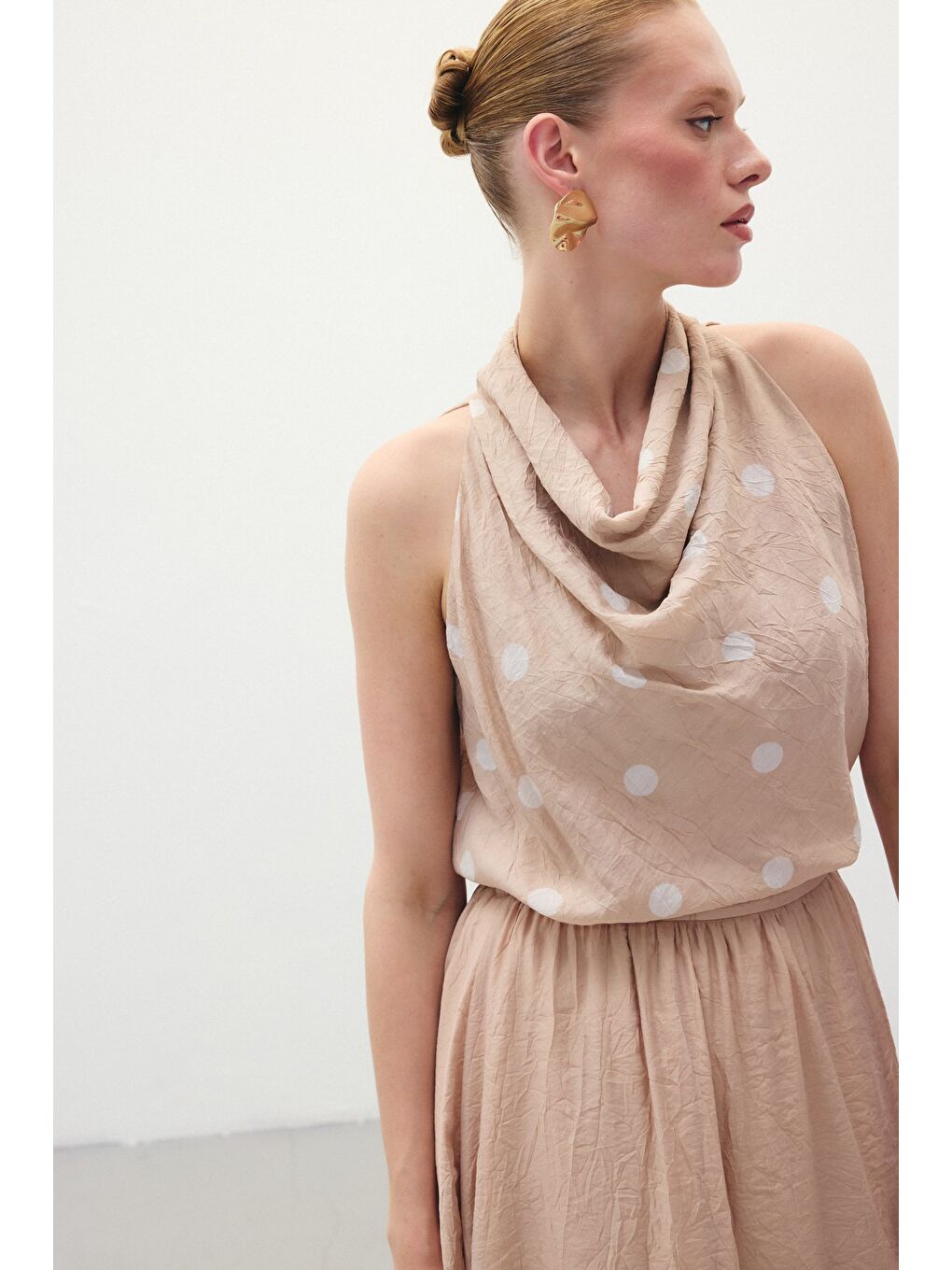 Pembe Kolsuz Puantiye Desenli Bluz - Pudra-3