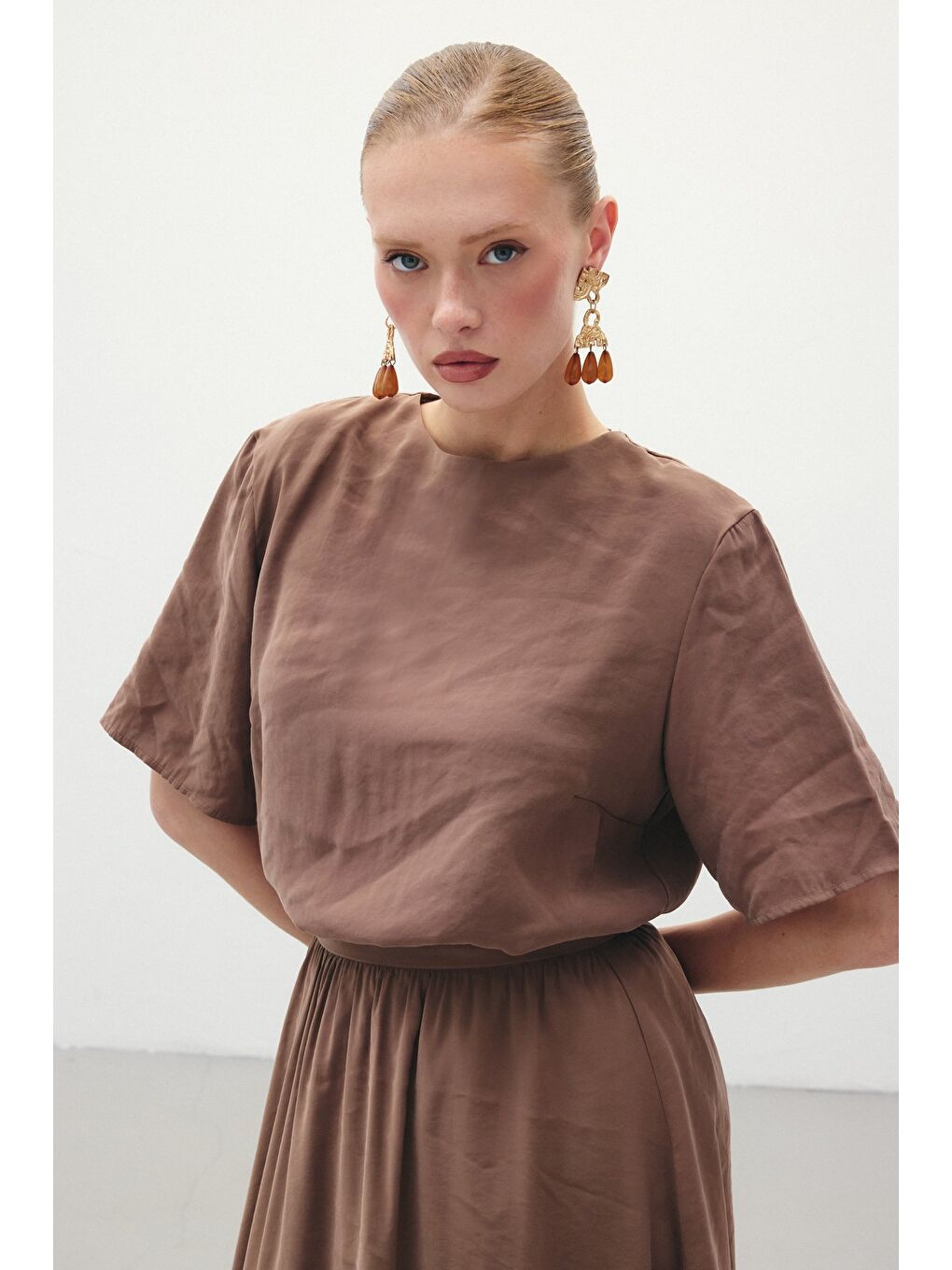 Kahverengi Kısa Kollu Salaş Bluz - Kahve