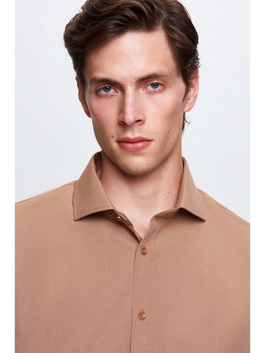 Slim Fit Kahverengi Klasik Kravatlık Uzun Kol Kolay Ütülenebilir Gömlek-1