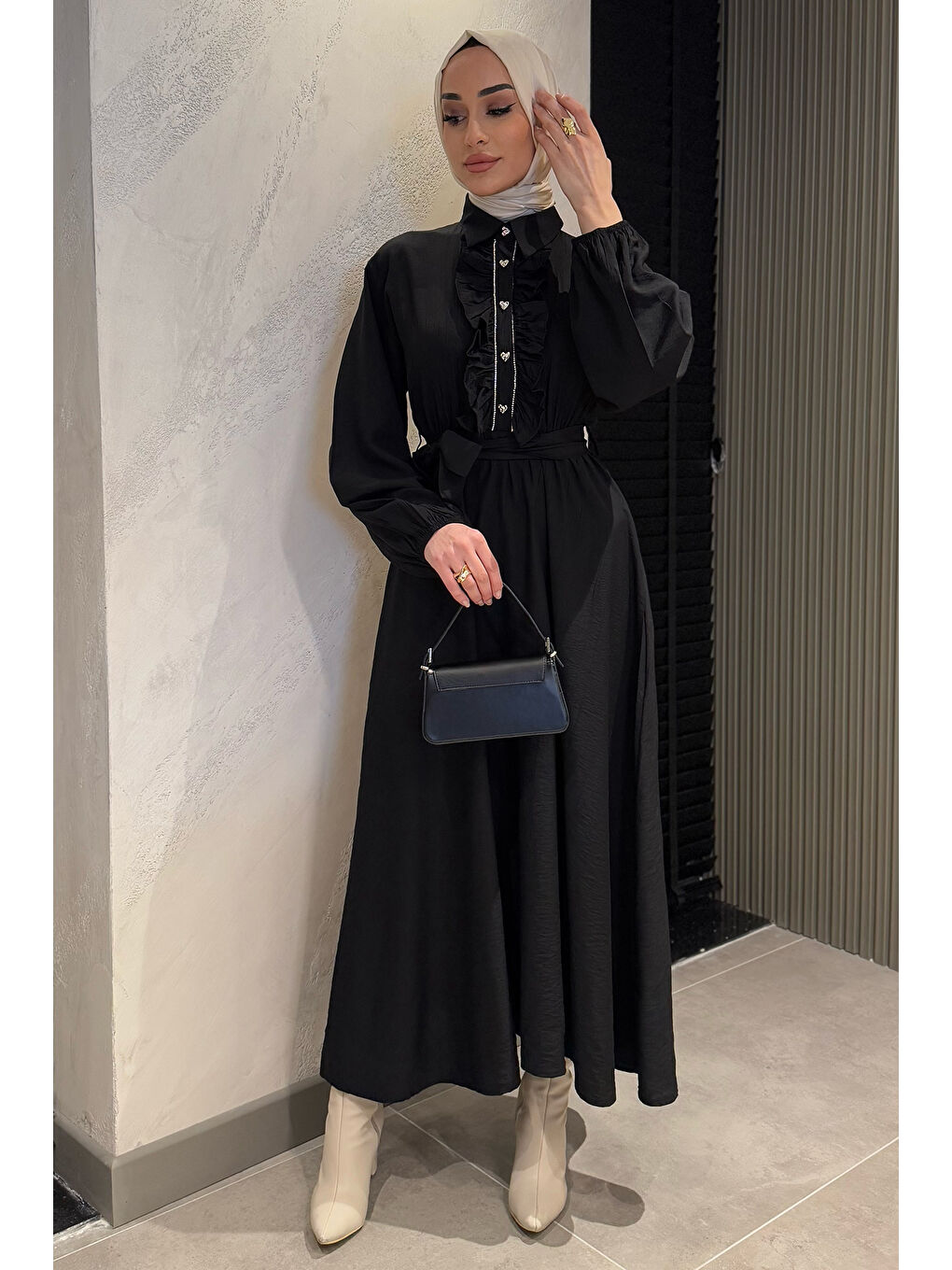 Siyah Yaka Fırfır Ve Taş Detaylı Bel Kuşaklı Kadın Tesettür Elbise-2