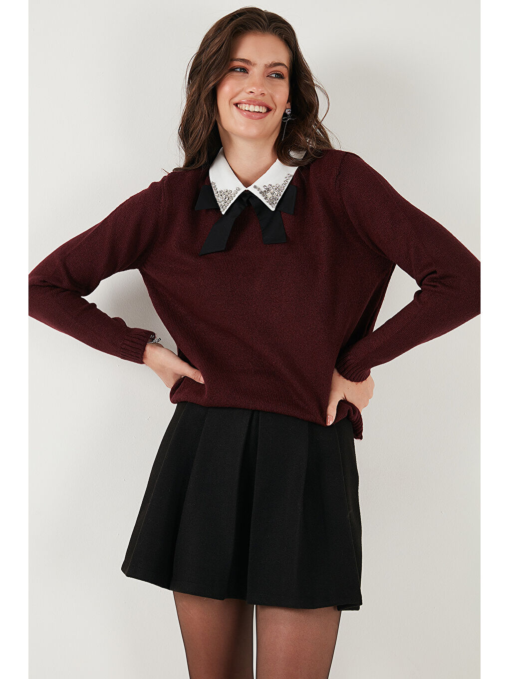 Bordo Premium Regular Fit Gömlek Yaka Yumuşak Dokulu Fiyonk Detaylı Taşlı Kadın Kazak 680KZ00035-4