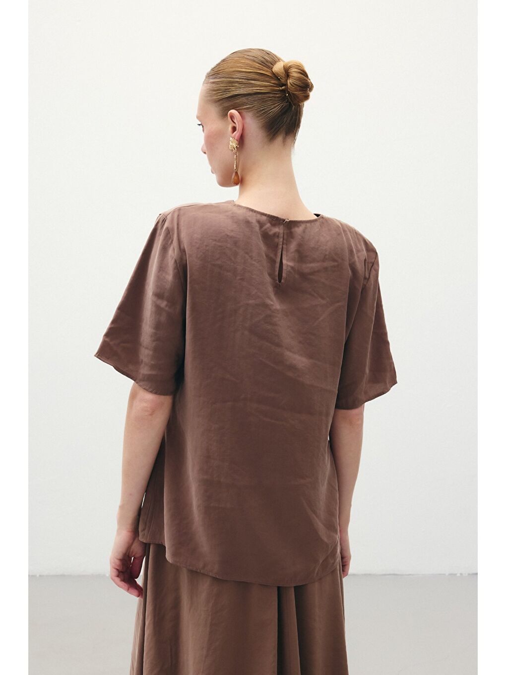 Kahverengi Kısa Kollu Salaş Bluz - Kahve-5