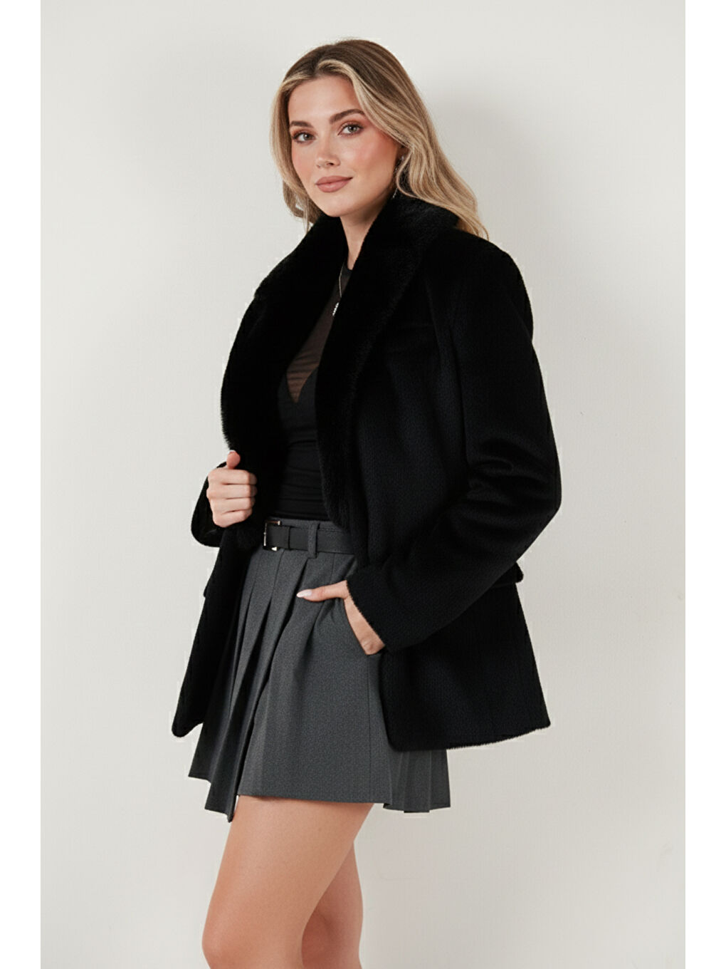 Siyah Regular Fit Şal Yaka Kemerli Kadın Kaban 6839688-2