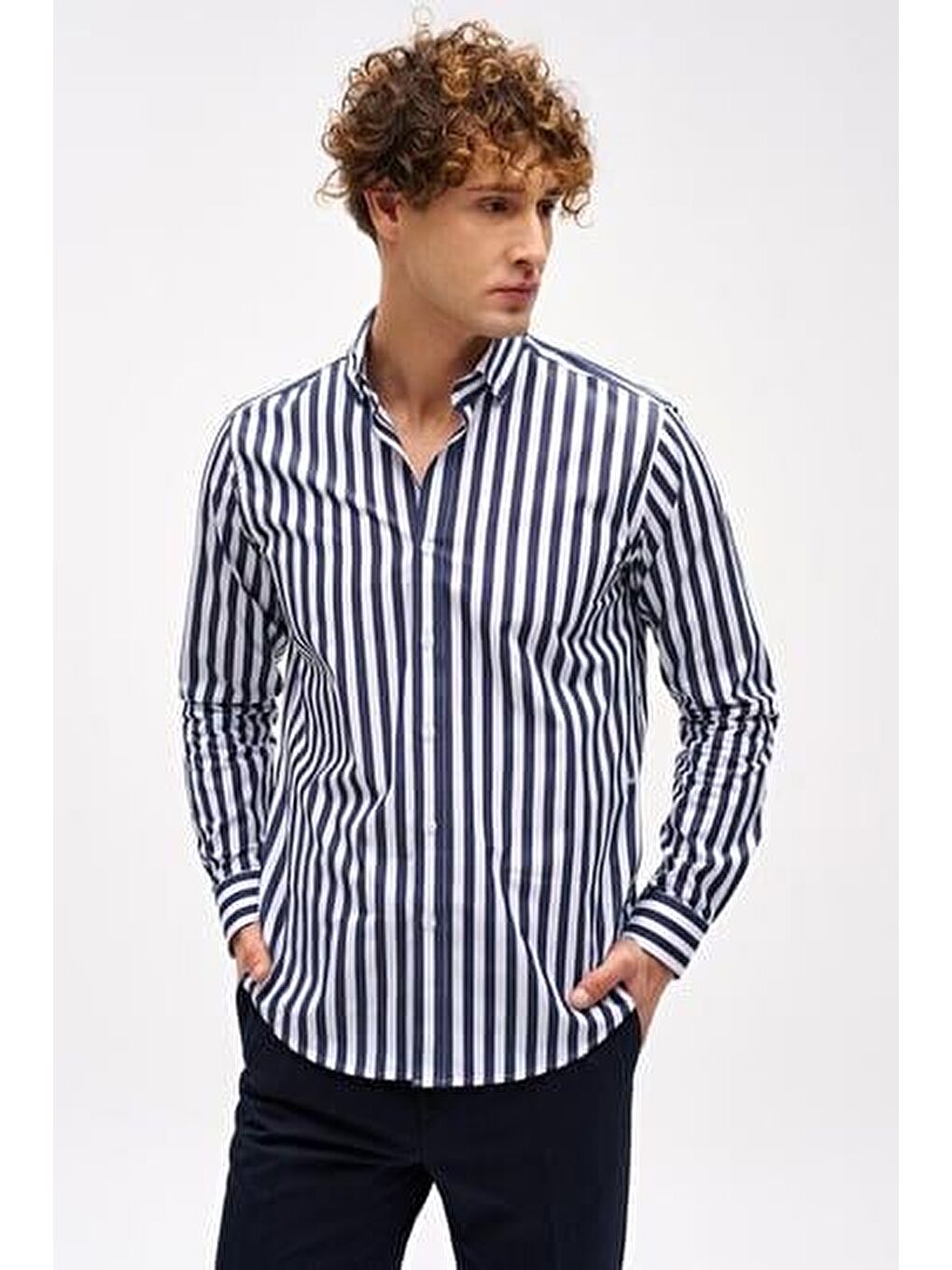 Lacivert Dynamic Fit Düğmeli Yaka Çizgili Uzun Kollu Cepsiz %100 Pamuk Gömlek